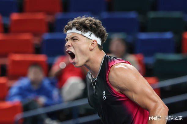 尽管偶尔也 尽管偶尔也