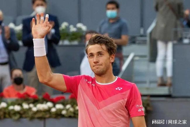 而他的伤缺 而他的伤缺