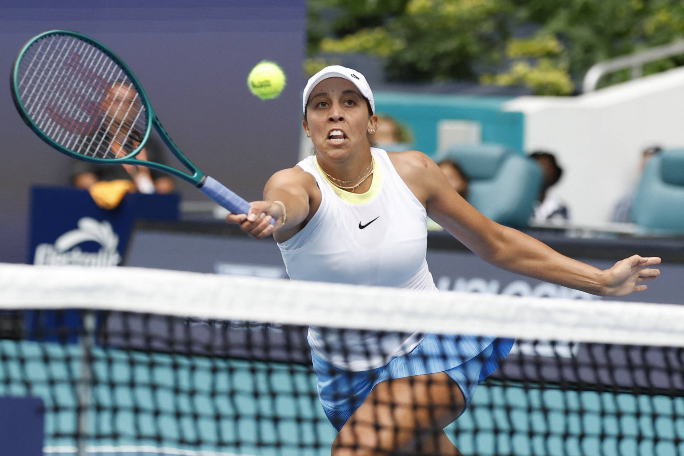 喊和助威成 喊和助威成