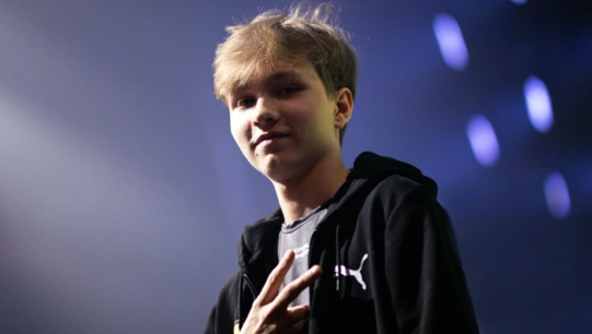 即在年轻时 即在年轻时